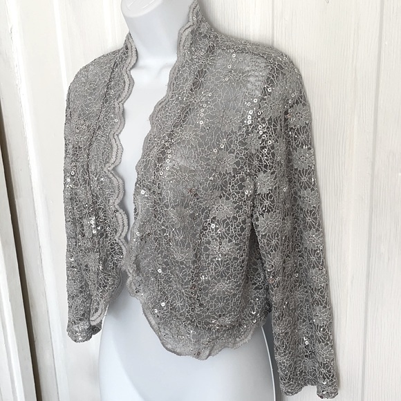 R & M Richard’s Shrug - Picture 2 of 7